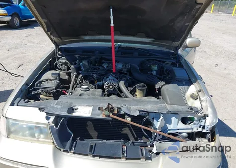 1999 Mercury Grand Marquis Gs из США, поврежденный, VIN 2MEFM74W4XX608720